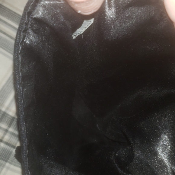 Stylish Black and Red Shoulder Bag with Ornate Design - Picture 6 of 6